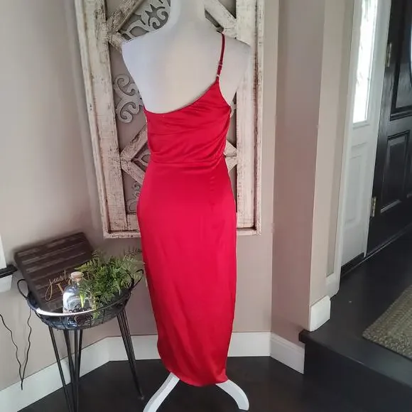 Lulu's Women's Law of Attraction Satin One-Shoulder Asymmetrical Midi Dress Red - Picture 4 of 12